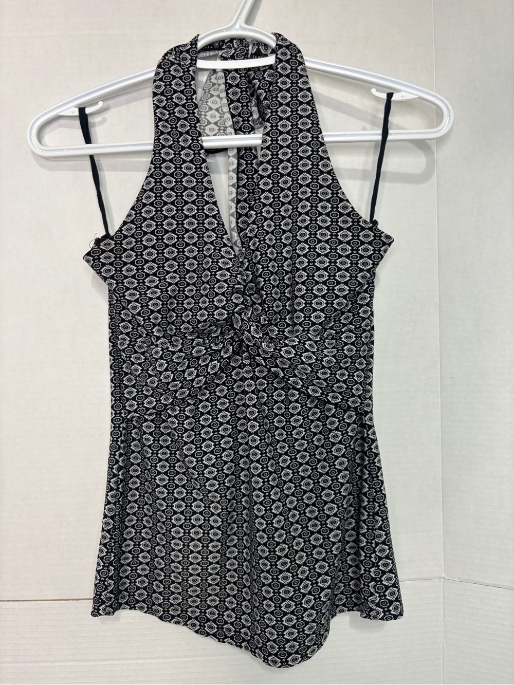 Women’s Y2K Halter Tank Top Skater Girl Dance Party V-Neck Tie-Up Summer Shirt